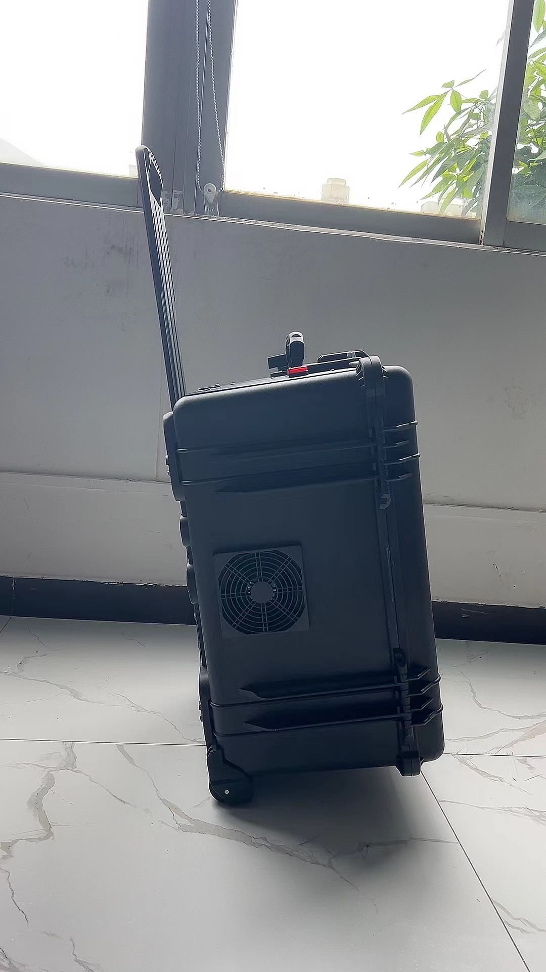 泰顺手拉箱型移动通信干扰器